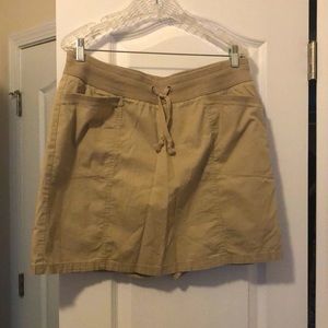 Skort, size 16, stretch.